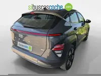 Usado Hyundai Kona 140 CV (102 kW) 2024 Gris/plata SUV