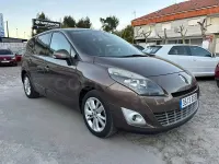 Usado Renault Grand Scénic Dynamique 110 CV (80 kW) 2010 Marrón Monovolumen