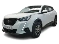 Usado Peugeot 2008 Active 100 CV (73 kW) 2021 Blanco SUV