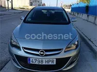 Usado Opel Astra Selective 110 CV (80 kW) 2013 Gris / plata Berlina