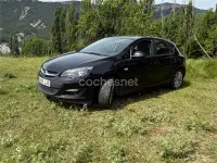Usado Opel Astra Selective 110 CV (80 kW) 2015 Negro Berlina