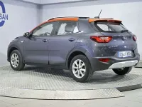 Usado Kia Stonic 84 CV (61 kW) 2018 Gris SUV