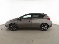 Usado Toyota Auris Hybrid Advance 136 CV (100 kW) 2017 Gris Berlina