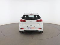 Usado Hyundai i20 86 CV (63 kW) 2017 Blanco Berlina
