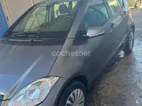 Usado Mercedes A180 Elegance 116 CV (85 kW) 2012 Gris / plata Monovolumen