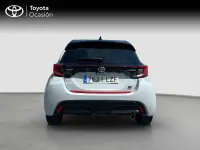 Usado Toyota Yaris Hybrid Sport 116 CV (85 kW) 2022 Gris / plata Berlina