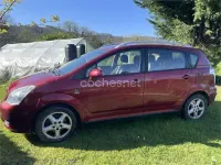 Usado Toyota Corolla Verso Luna 116 CV (85 kW) 2005 Granate Monovolumen