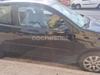 Usado VW Polo Highline 80 CV (58 kW) 2007 Negro Utilitario