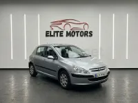 Usado Peugeot 307 90 CV (66 kW) 2004 Gris / plata Berlina