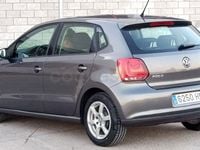Usado VW Polo Advance 70 CV (51 kW) 2014 Gris / plata Berlina