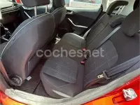 Usado Ford Fiesta Trend 85 CV (62 kW) 2018 Rojo Utilitario