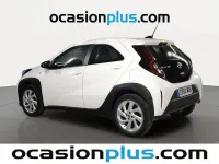 Usado Toyota Aygo X Play 72 CV (52 kW) 2023 Blanco SUV
