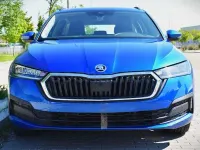 Usado Skoda Octavia Ambition 204 CV (150 kW) 2022 Azul Familiar