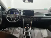 Usado VW T-Roc Life 110 CV (80 kW) 2024 Azul SUV