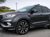 Usado Ford Kuga ST-Line 150 CV (110 kW) 2017 Gris SUV