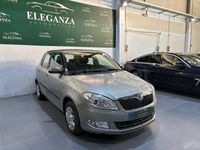 Usado Skoda Fabia Elegance 105 CV (77 kW) 2012 Gris / plata Berlina