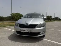 Usado Skoda Fabia Style 90 CV (66 kW) 2017 Plateado Familiar