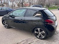 Usado Peugeot 208 GT-line 120 CV (88 kW) 2017 Negro Utilitario