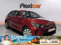 Usado Kia Rio 84 CV (61 kW) 2018 Rojo Berlina