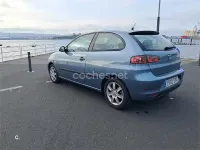 Usado Seat Ibiza 100 CV (73 kW) 2005 Azul Utilitario
