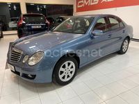 Usado Mercedes E220 Classic 170 CV (125 kW) 2007 Azul Berlina