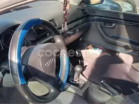 Usado Audi A4 180 CV (132 kW) 2003 Azul Familiar