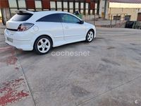 Usado Opel Astra GTC Sport 140 CV (102 kW) 2009 Blanco Berlina