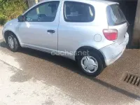 Usado Toyota Yaris Sol 68 CV (50 kW) 1999 Gris / plata Berlina