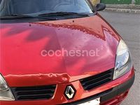 Usado Renault Clio II Dynamique 80 CV (58 kW) 2004 Granate Berlina
