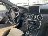 Usado Mercedes A180 Style 109 CV (80 kW) 2015 Gris / plata Utilitario