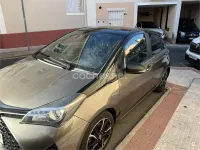 Usado Toyota Yaris Hybrid 100 CV (73 kW) 2016 Beige Berlina