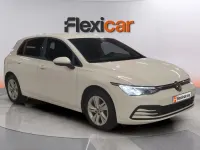 Usado VW Golf VIII Life 110 CV (80 kW) 2024 Blanco Familiar