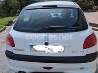 Usado Peugeot 206 70 CV (51 kW) 2005 Blanco Berlina
