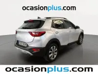 Usado Kia Stonic 100 CV (73 kW) 2024 Gris plata SUV