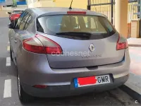 Usado Renault Mégane III Dynamique 105 CV (77 kW) 2009 Gris / plata Berlina