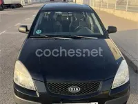 Usado Kia Rio Active 94 CV (69 kW) 2008 Negro Berlina