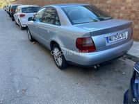 Usado Audi A4 110 HP (80 kW) 1998 Cinzento Sedan
