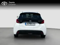 Usado Toyota Yaris Active 116 CV (85 kW) 2022 Blanco Utilitario
