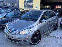 Usado Mercedes B170 116 CV (85 kW) 2007 Gris / plata Monovolumen