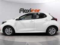 Usado Toyota Yaris Hybrid Style 116 CV (85 kW) 2022 Blanco Berlina