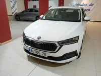 Usado Skoda Octavia Active 115 CV (84 kW) 2023 Blanco