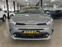 Usado Kia Rio 100 CV (73 kW) 2023 Verde Berlina
