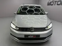 Usado VW Touran Advance 115 CV (84 kW) 2019 Gris / plata Monovolumen