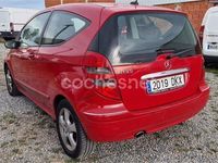 Usado Mercedes A150 Avantgarde 95 CV (69 kW) 2005 Rojo Monovolumen