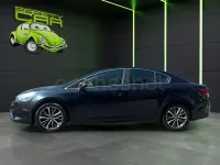 Usado Toyota Avensis Business Edition 143 CV (105 kW) 2017 Azul Berlina