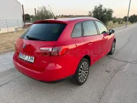 Usado Seat Ibiza ST CONNECT 105 CV (77 kW) 2015 Rojo Familiar