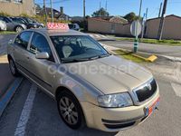 Usado Skoda Superb Classic 130 CV (95 kW) 2003 Beige Berlina
