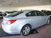 Usado Opel Insignia Selective 130 CV (95 kW) 2013 Gris / plata Berlina