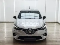 Usado Renault Clio V Zen 90 CV (66 kW) 2023 Gris / plata Berlina