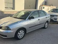 Usado Seat Cordoba 100 CV (73 kW) 2003 Gris / plata Berlina